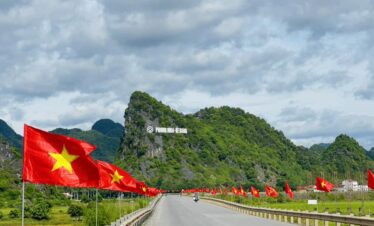 Giá vé tham quan Phong Nha - Kẽ Bàng năm 2026